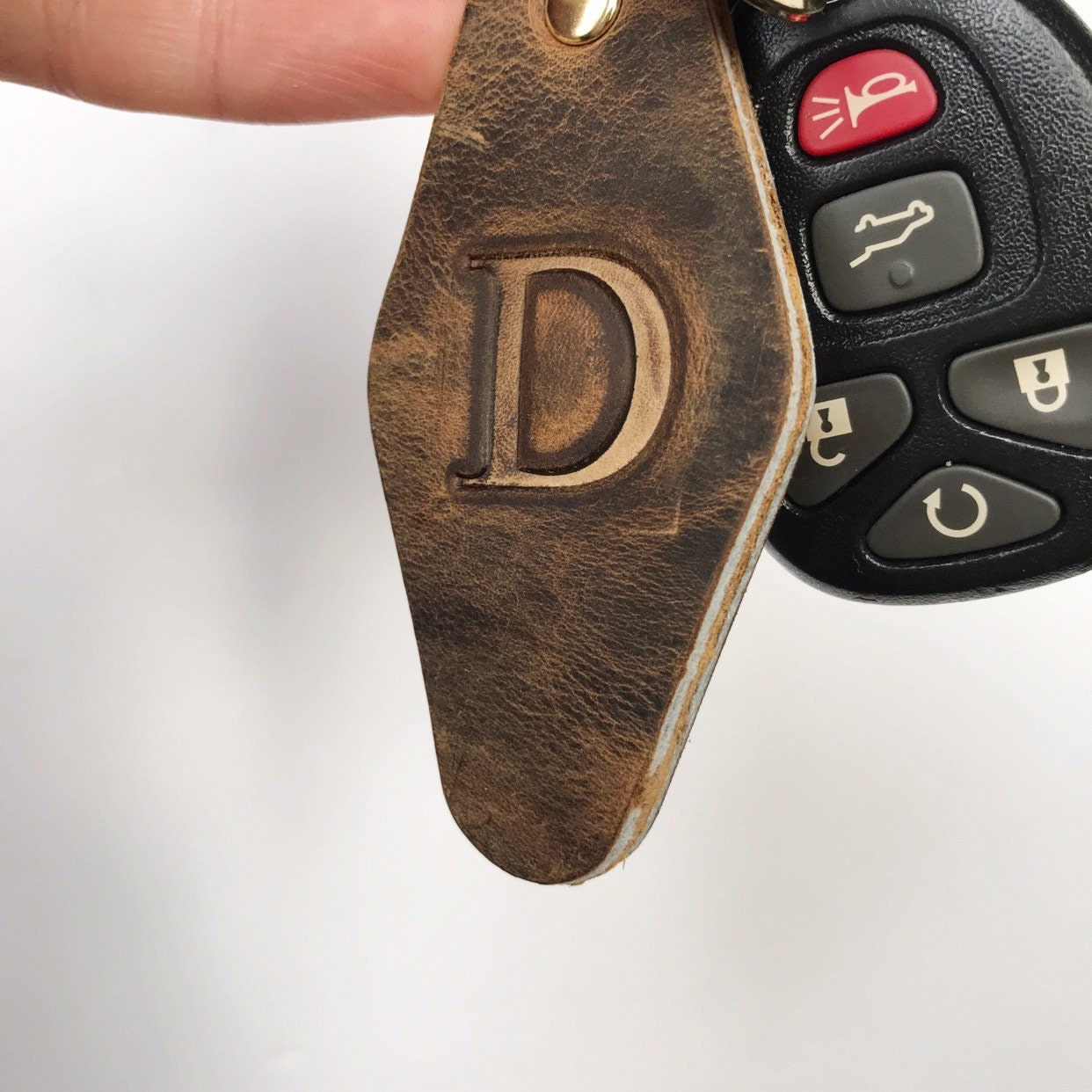 Grizzly Brown Pull Up Leather Retro Motel Keychain
