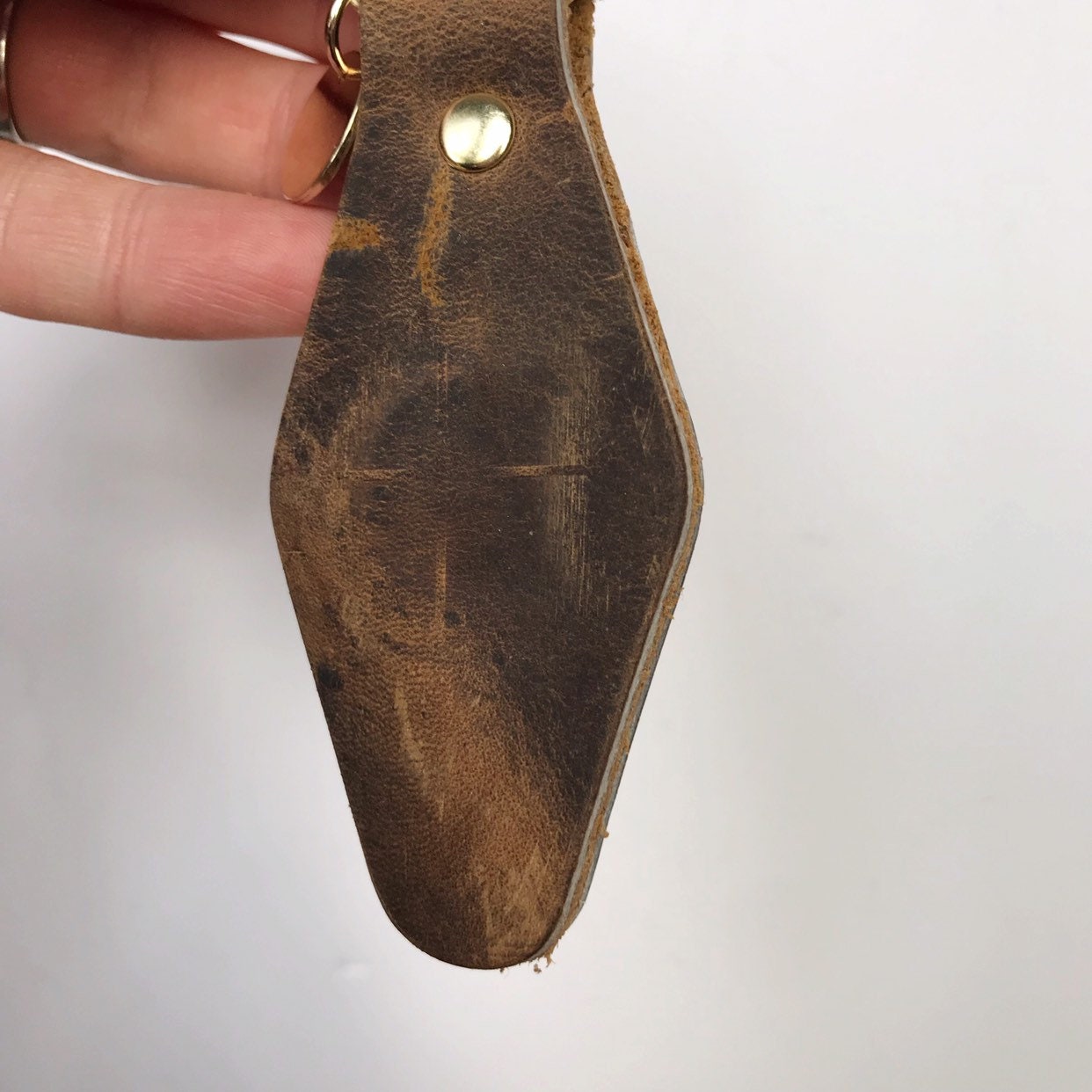 Grizzly Brown Pull Up Leather Retro Motel Keychain
